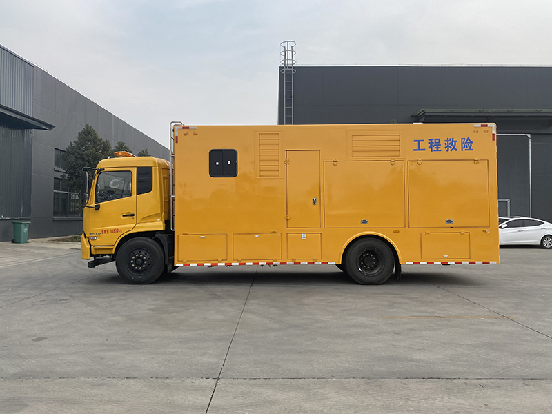 程力牌東風(fēng)天錦3000方排水車(休息室)