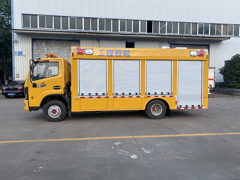 多利卡D7 1600方排水車(自吸便攜)