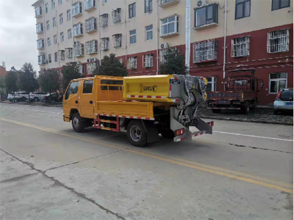 CLW5040TFZJDP防撞緩沖車(chē)