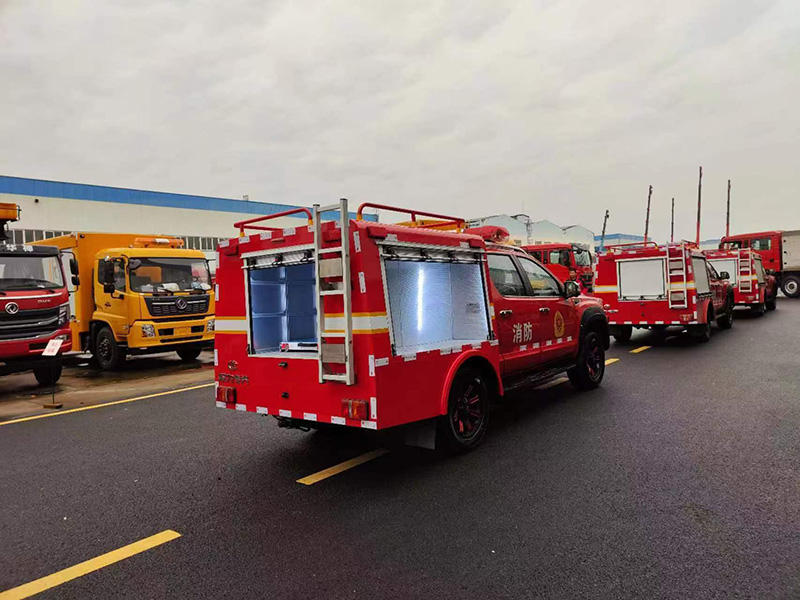 福田CLW5030TXFQC05型器材消防車(chē)