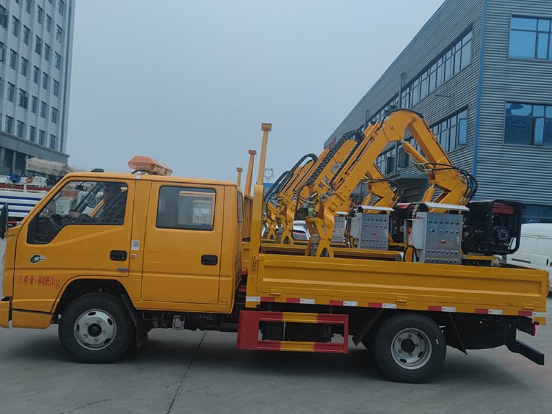 江鈴綠化綜合養護車