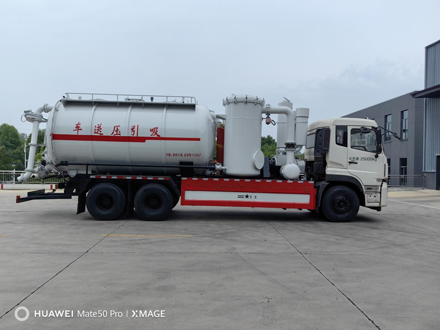 東風天龍后八輪吸引壓送車-吸排車