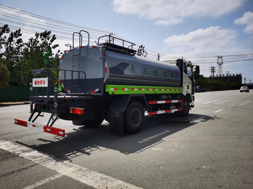 解放系列14.26方綠化噴灑車(chē)