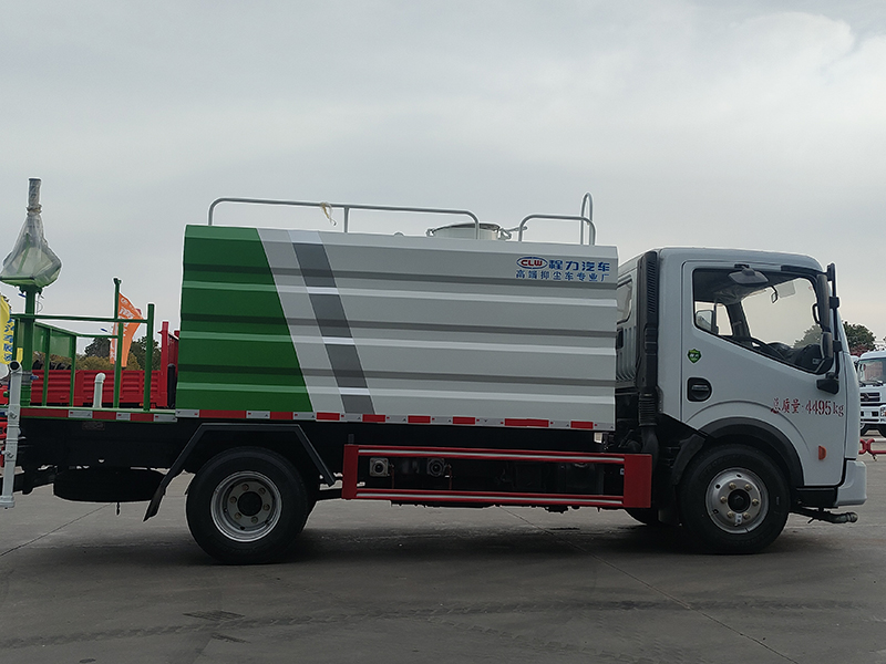 東風云內126馬力抑塵車-藍牌